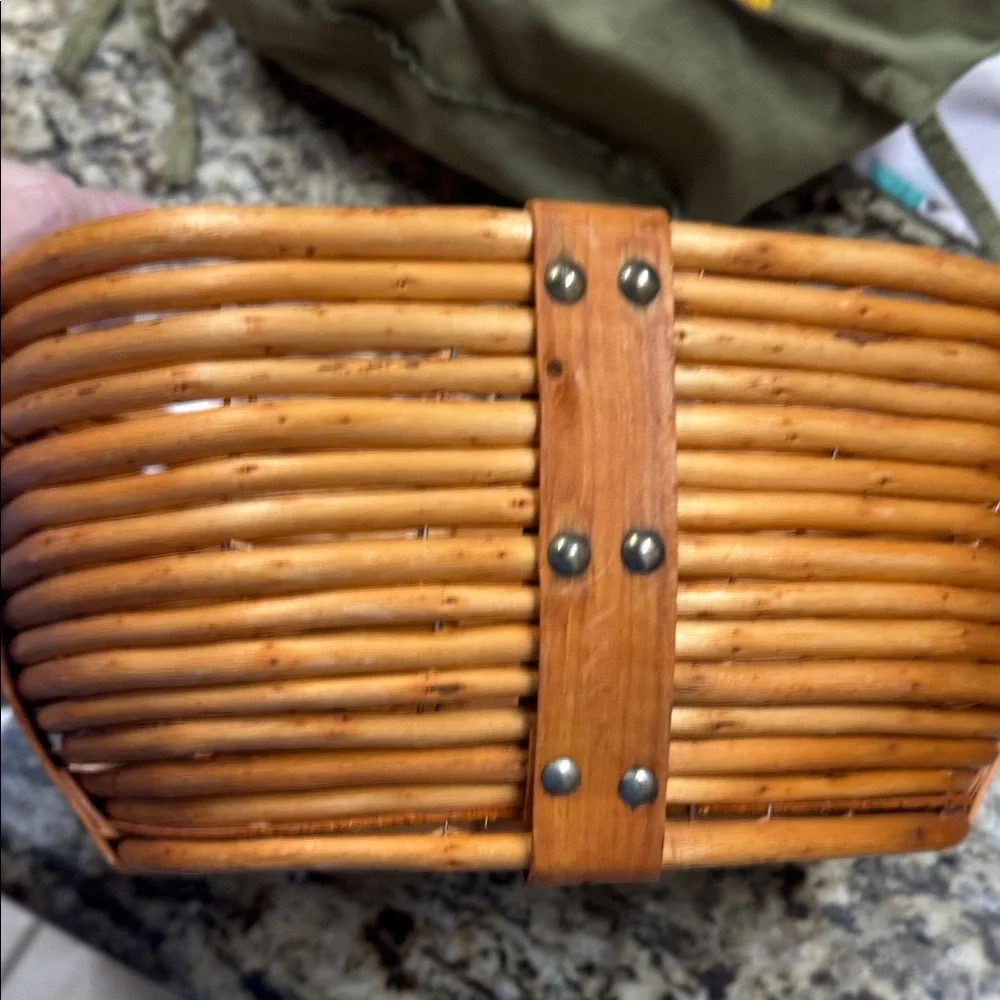Baskets Oval Rustic Brown Wicker Baskets Set and 1 Green Leaf Liner